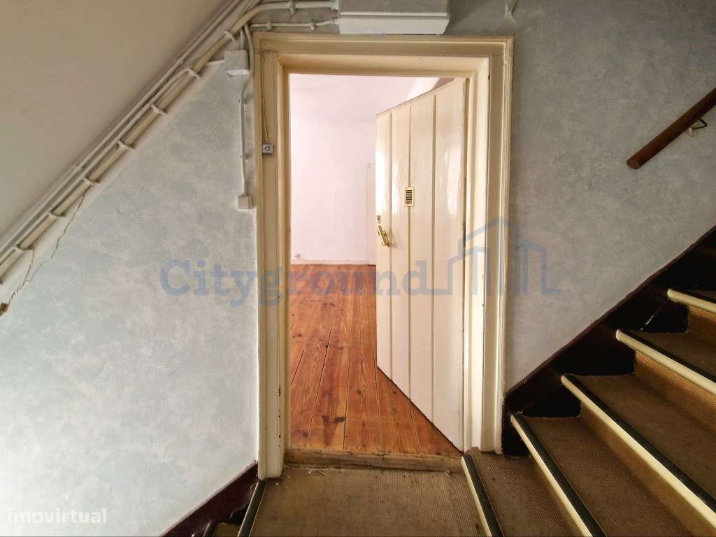 Apartamento T1 no Príncipe Real para reabilitar a seu gosto-11