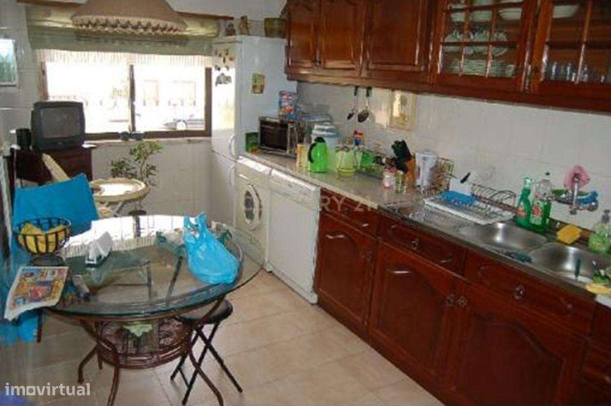 T2 disponível para arrendamento, em Agualva-Cacém, a partir de Feverei - Grande imagem: 3/9