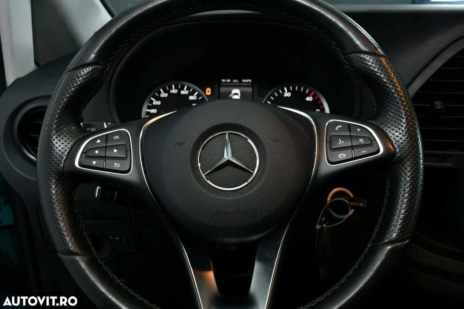 Mercedes-Benz VITO - 13