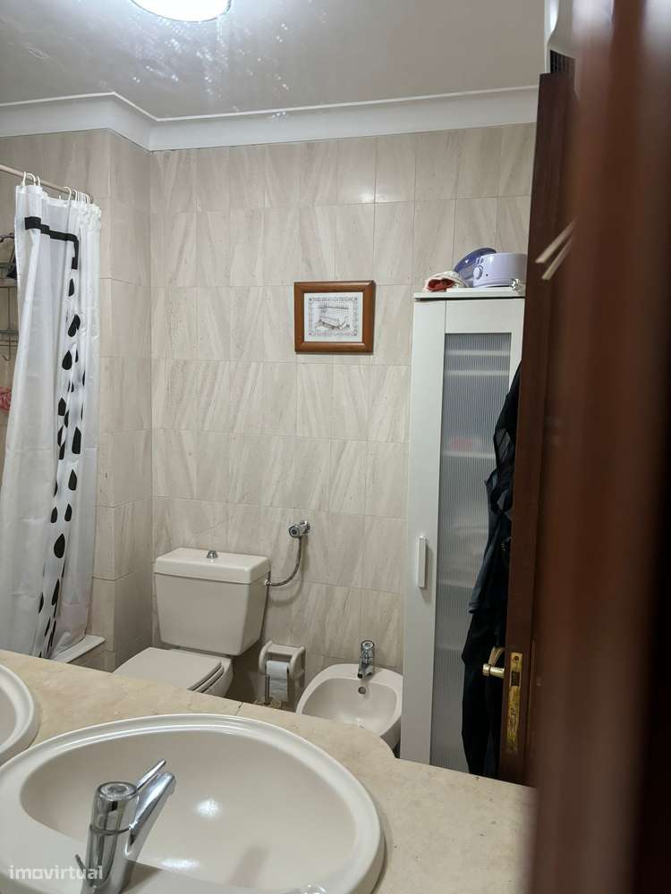 Bom T4 c/ terraço/varandas/nascente poente, a 5 minutos a pé do metro-42