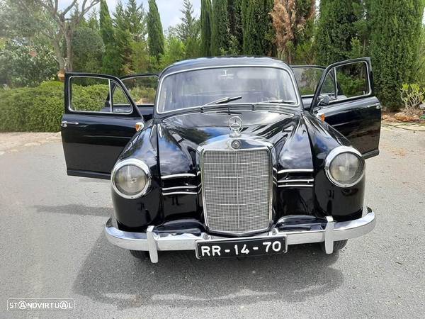 Mercedes-Benz 180 - 4