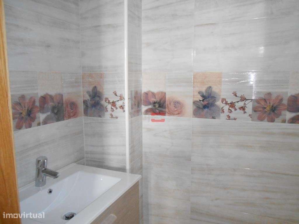 Moradia Habitação e comércio - Grande imagem: 4/30