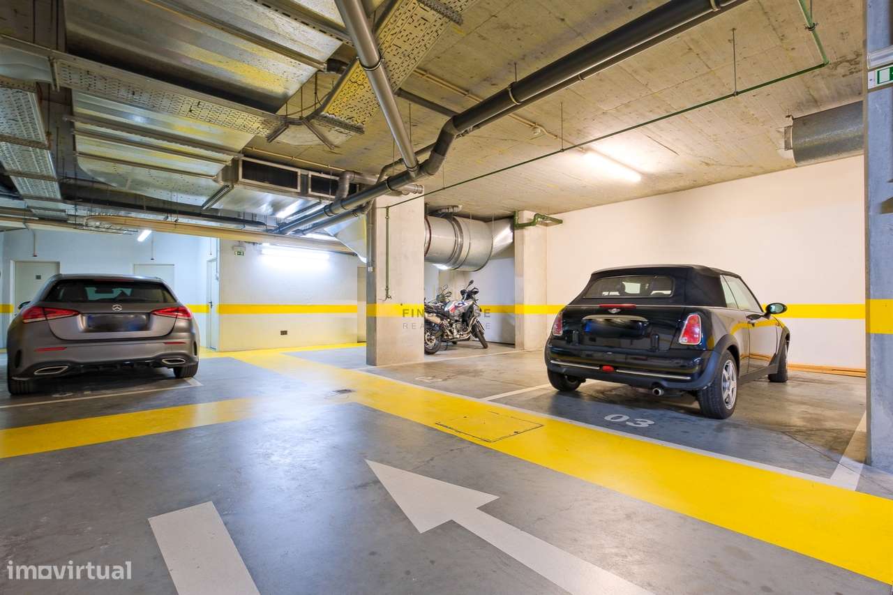 Penthouse T3 com terraço e 3 lugares de garagem na Alameda dos Oceanos-46