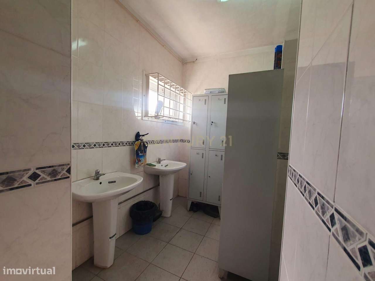 Armazéns Junto ao Aeroporto de Lisboa (Figo Maduro) - Grande imagem: 5/11