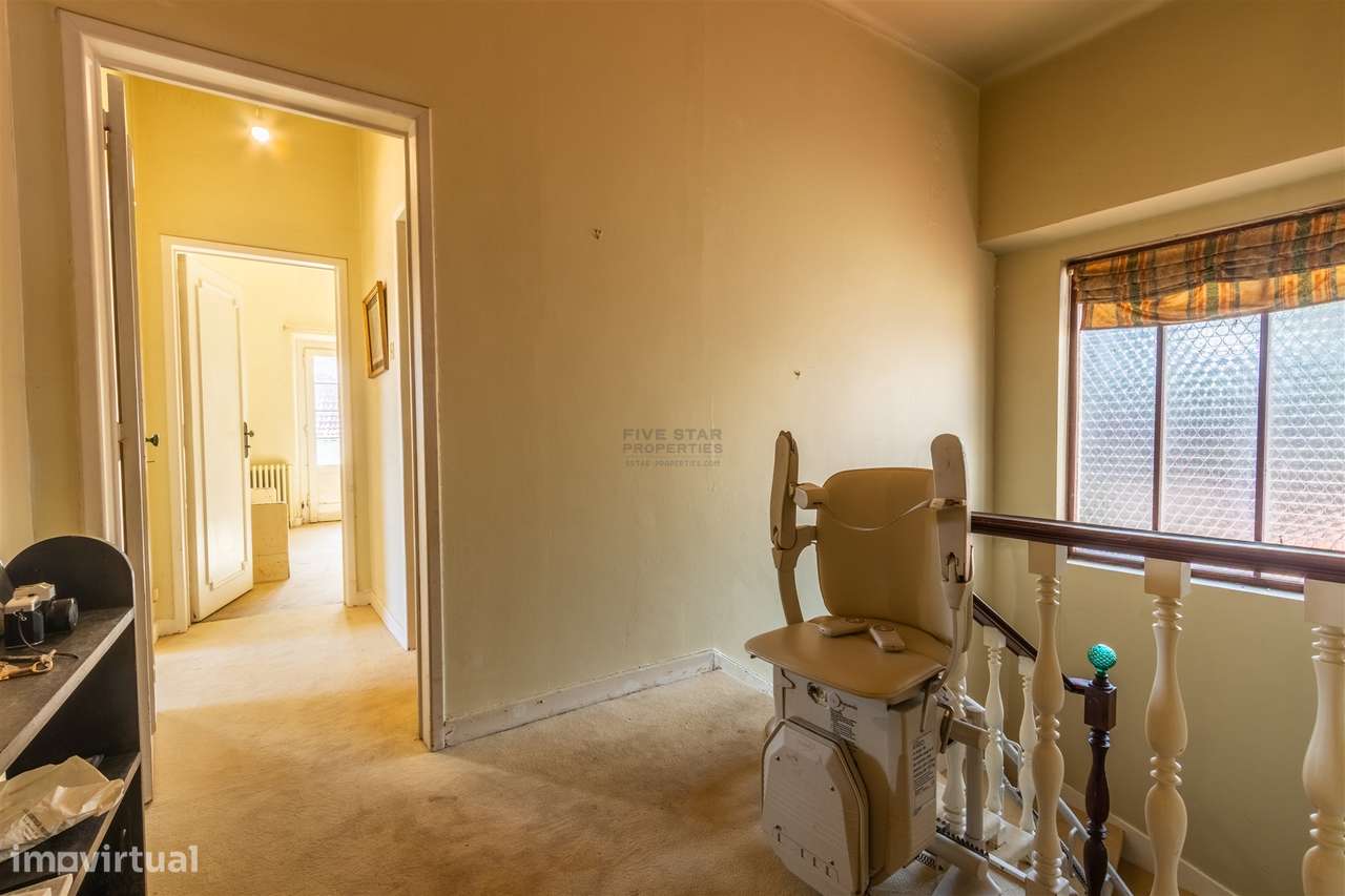 Moradia Estoril Cascais Vista Mar para renovar T6-23