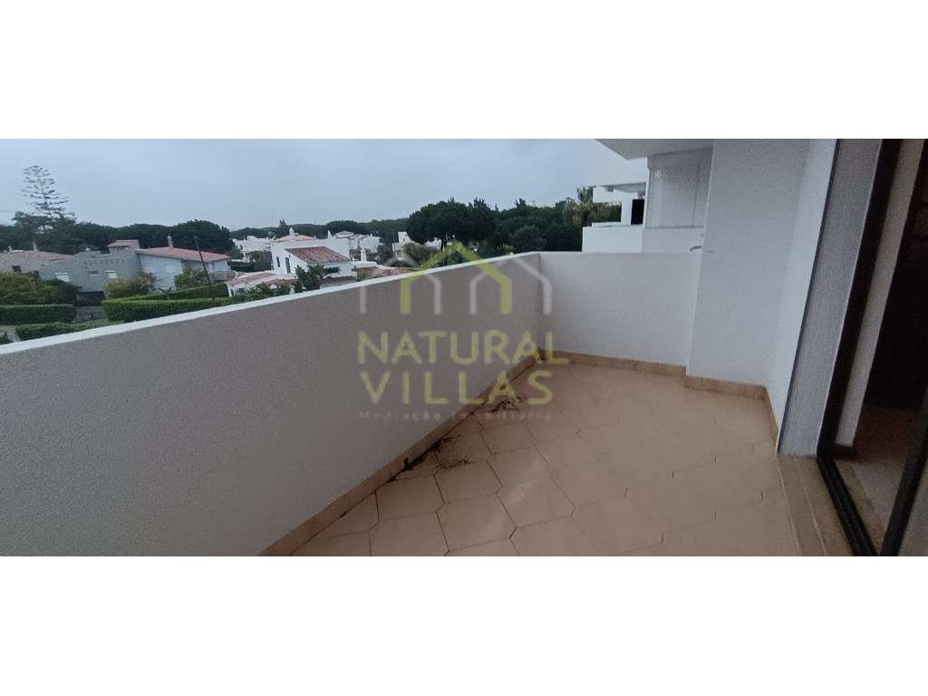 Apartamento T2 em Condomínio com Piscina, Vilamoura - Grande imagem: 3/3