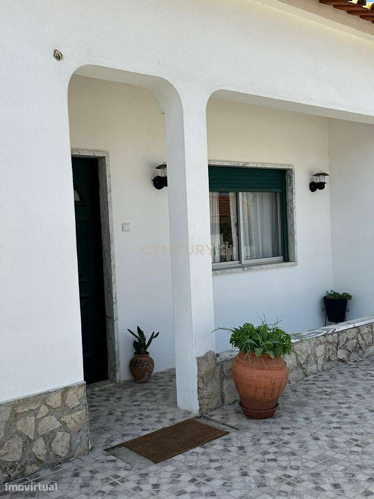 Moradia T3 junto ao porto de barcos de Escaroupim-7