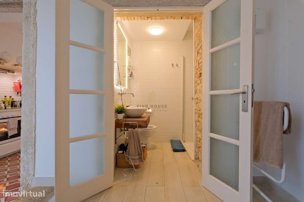 Apartamento T2 com licença para A.L. no centro de Lisboa-6