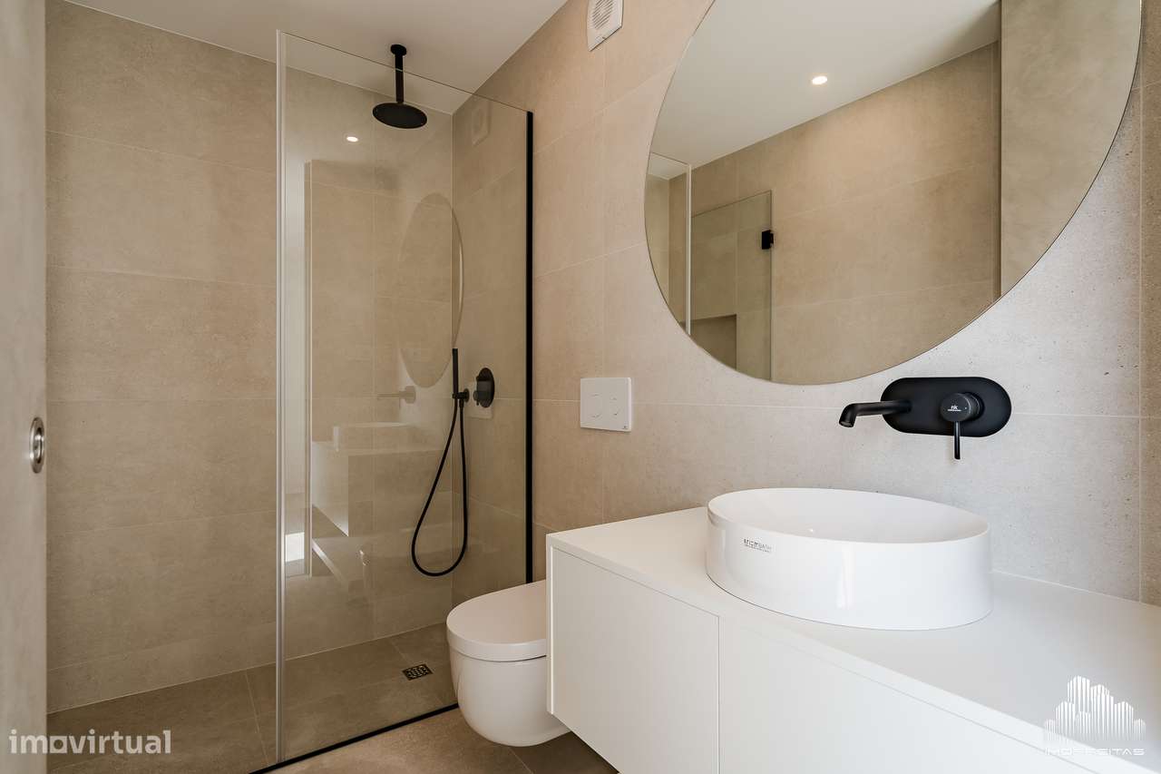 Fantástica Penthouse T4 com três Frentes e um Terraço de 120m2!-36