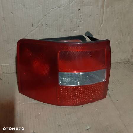 Lampa Tylna Lewa Audi A6 C5 Kombi - 1