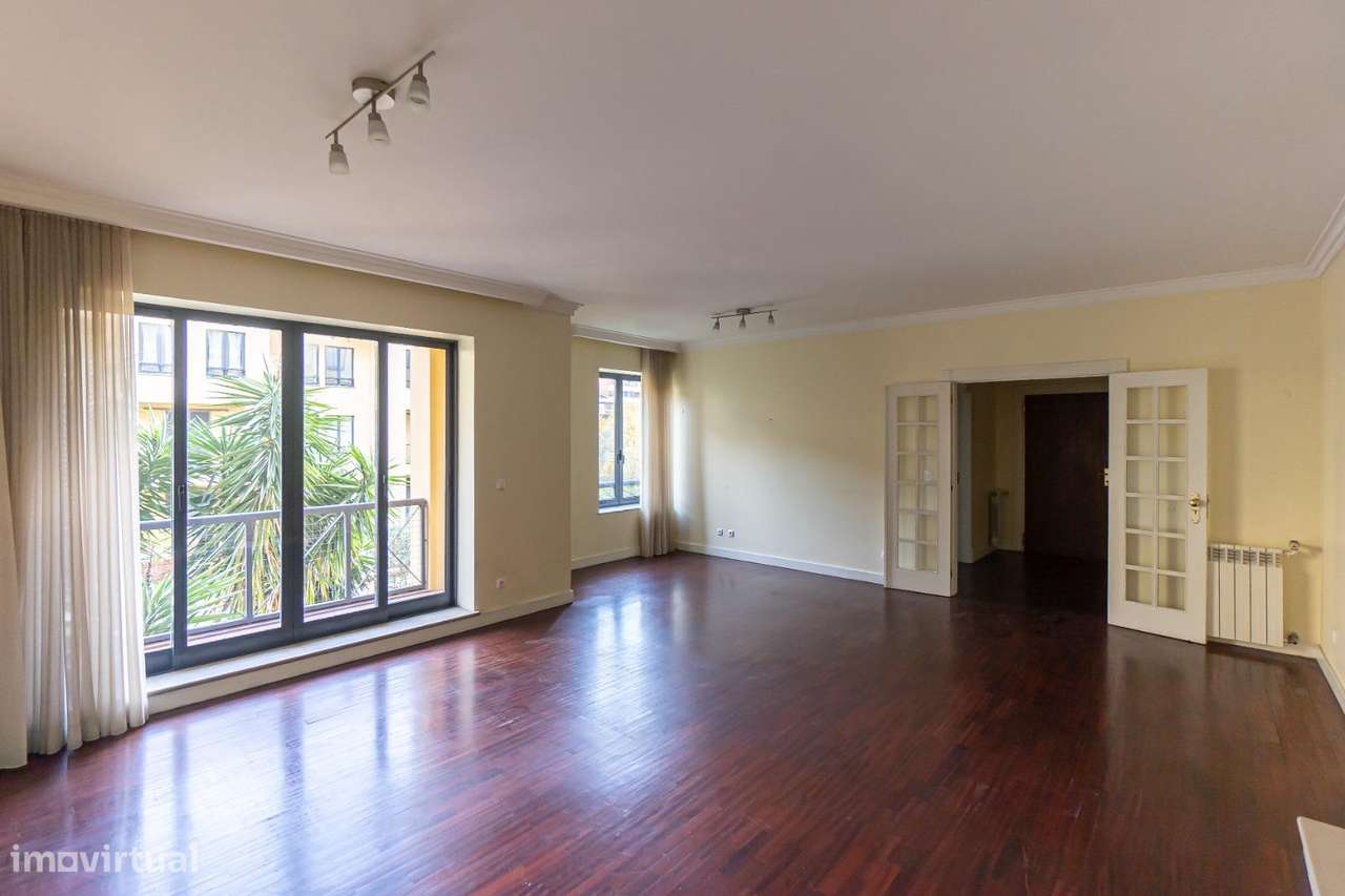 T3 no Amial, em Condomínio Reservado de Prestigio-1