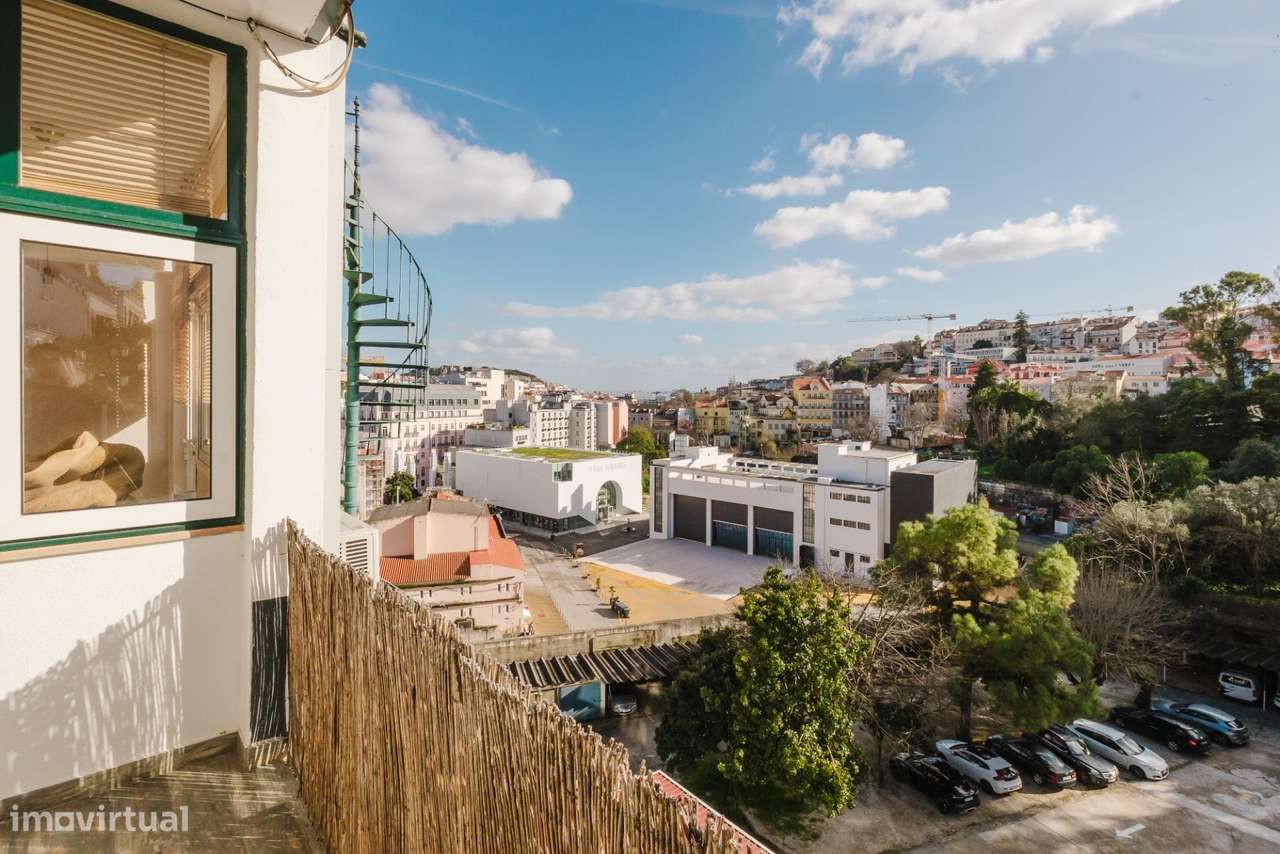 Apartamento T3 renovado junto à Avenida da Liberdade-12