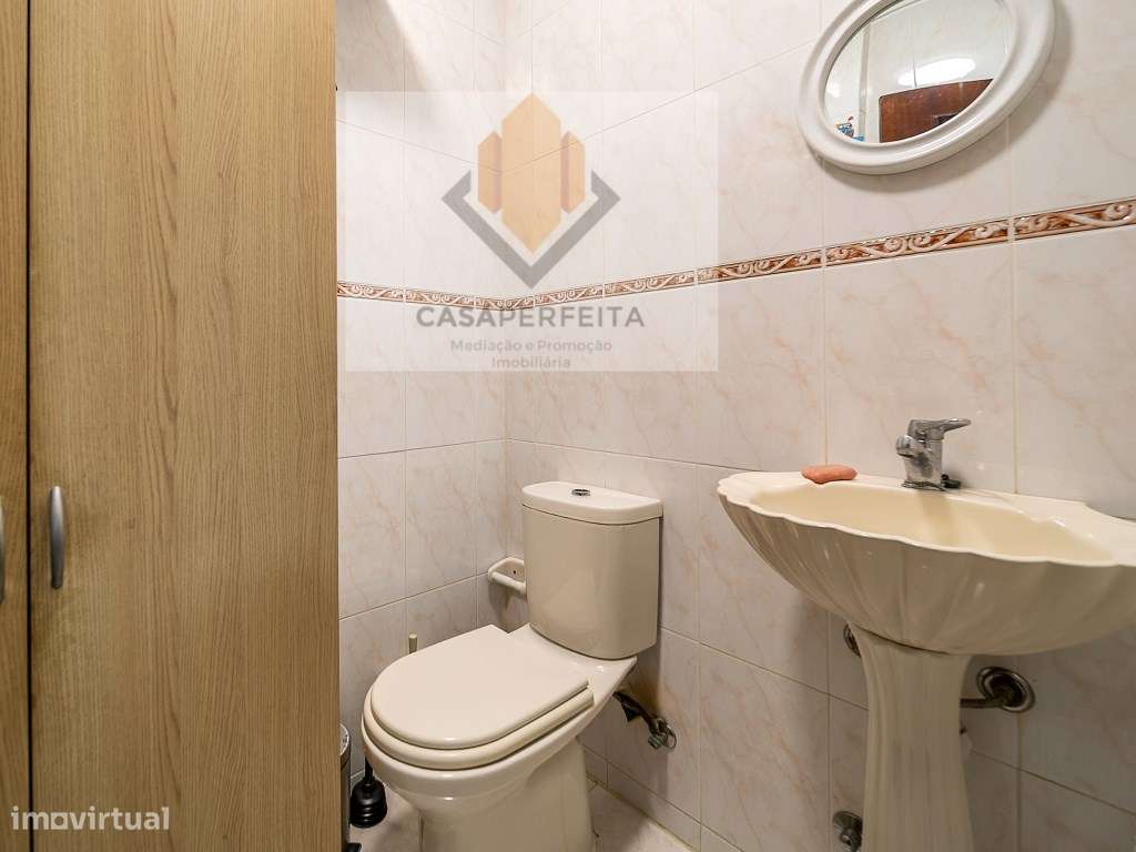 Apartamento T3 Como Novo com Varandas e Box - a 1500 metros da Prai...-13