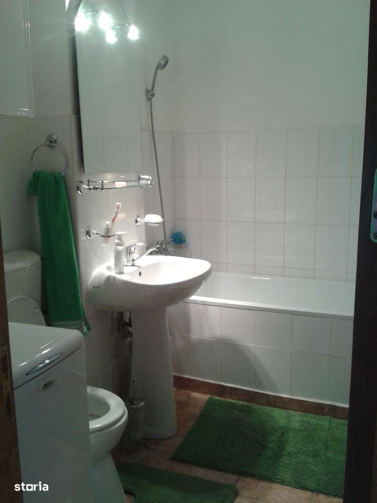 Vand garsoniera spatioasa aproape de parc Brancusi - Imagine principală: 5/9