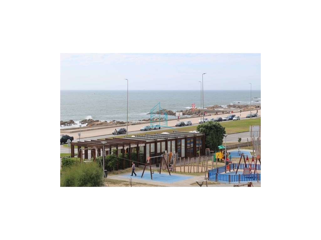 Excelente moradia frente ao mar em Leça da Palmeira - Grande imagem: 4/46