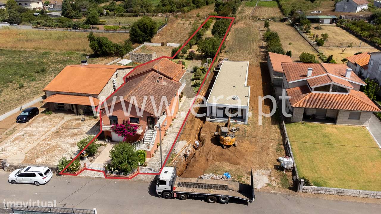 Moradia T5 no Centro de Valença - Grande imagem: 4/46