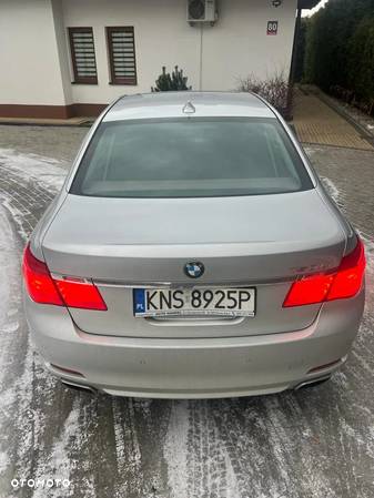 BMW Seria 7 750i L - 3