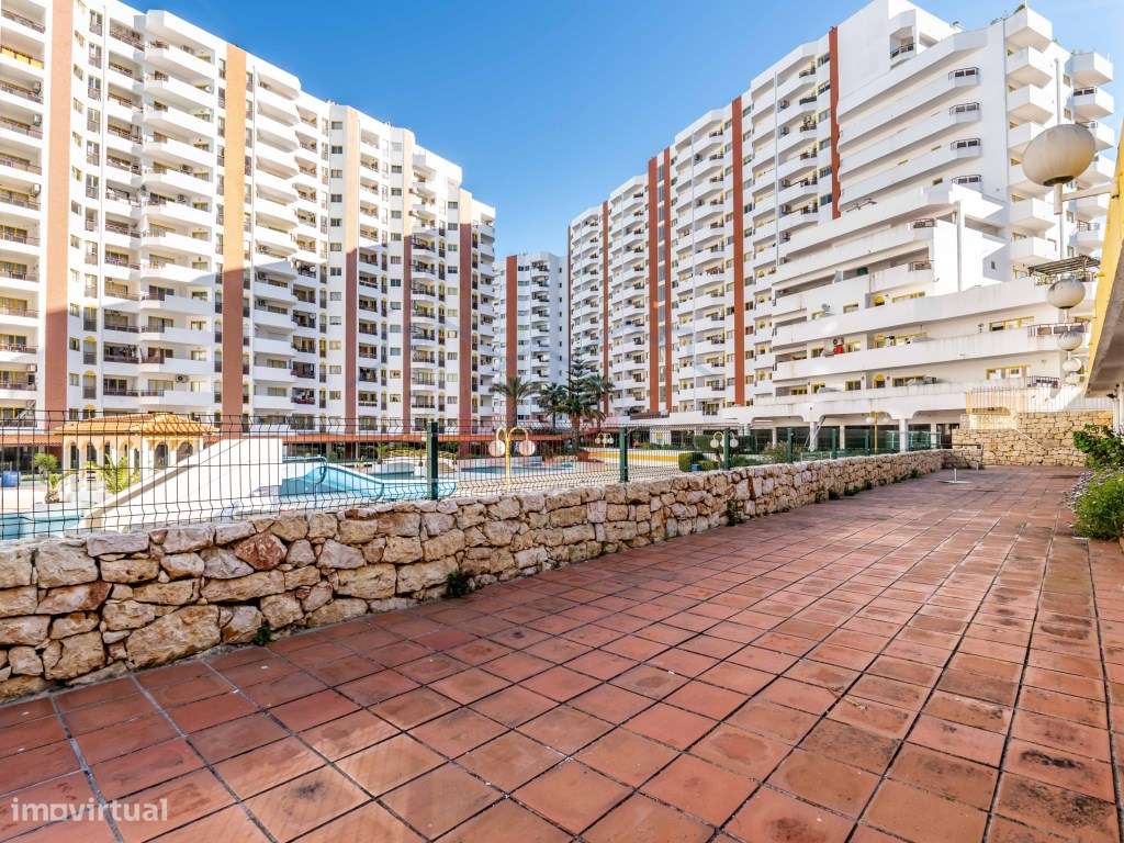 Piscinas de água salgada e zona de Lazer - Empreendimento Clube Pra...-21