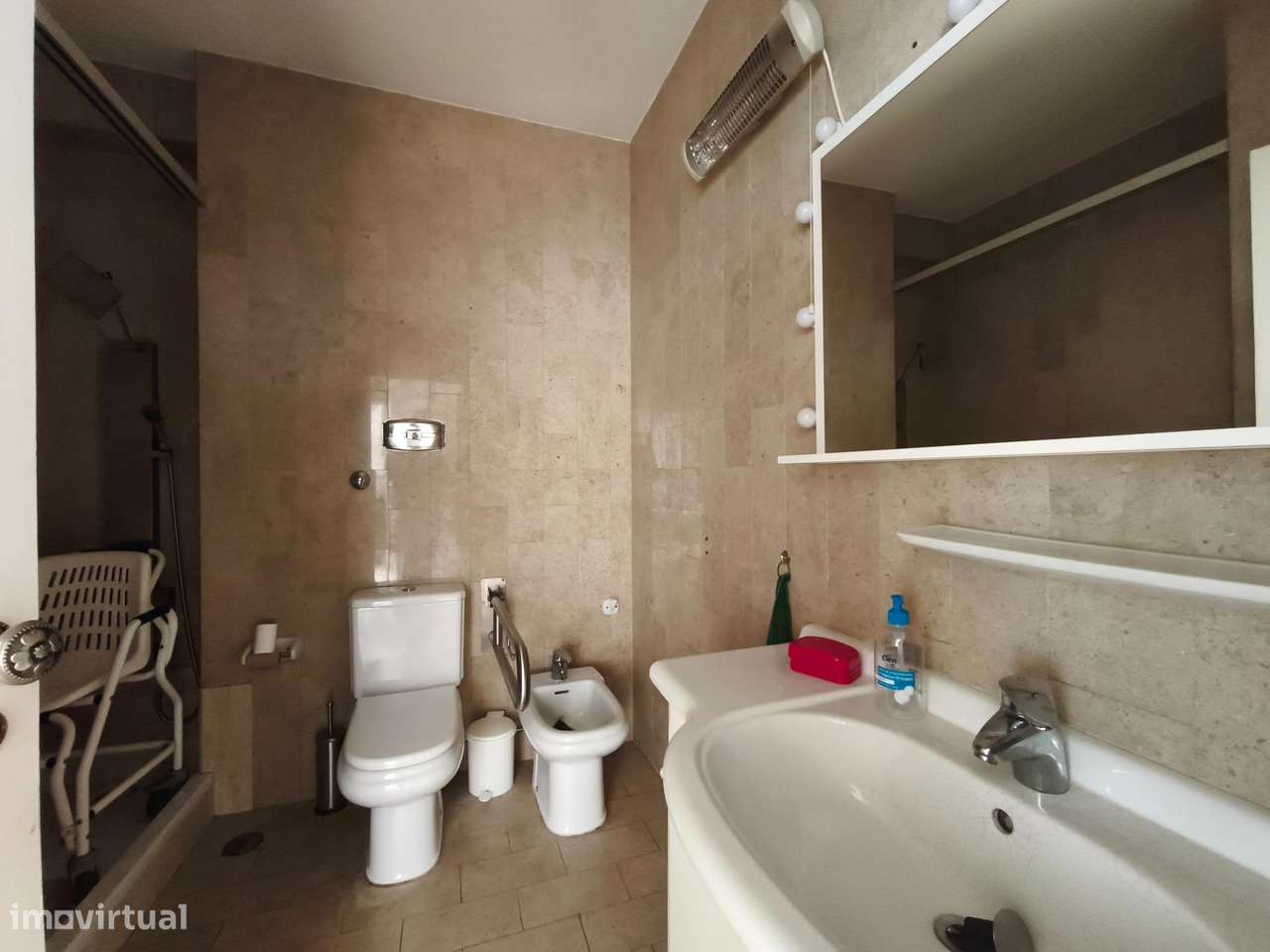 Apartamento T6 (primeira linha de mar)-18