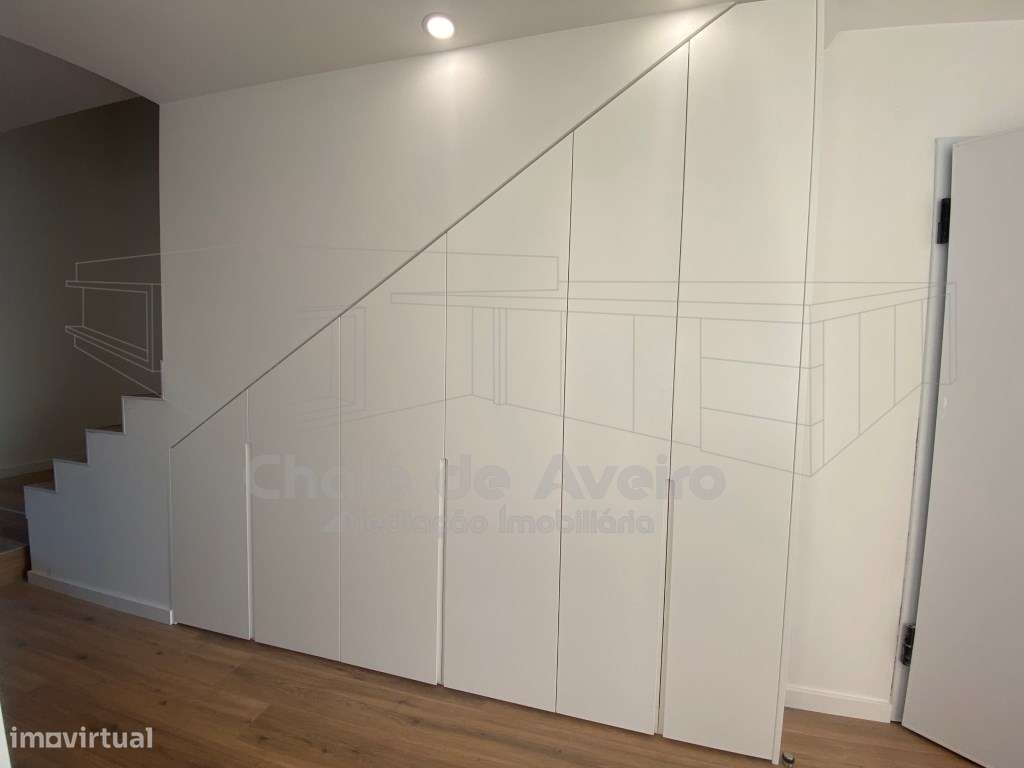 Apartamento T2 Duplex com garagem para 2 carros e terraço-7