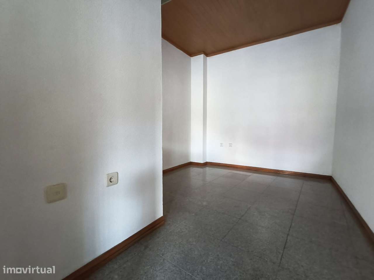 Loja com 48,2 m² na Rua D. Afonso Henriques – Rio Tinto-4