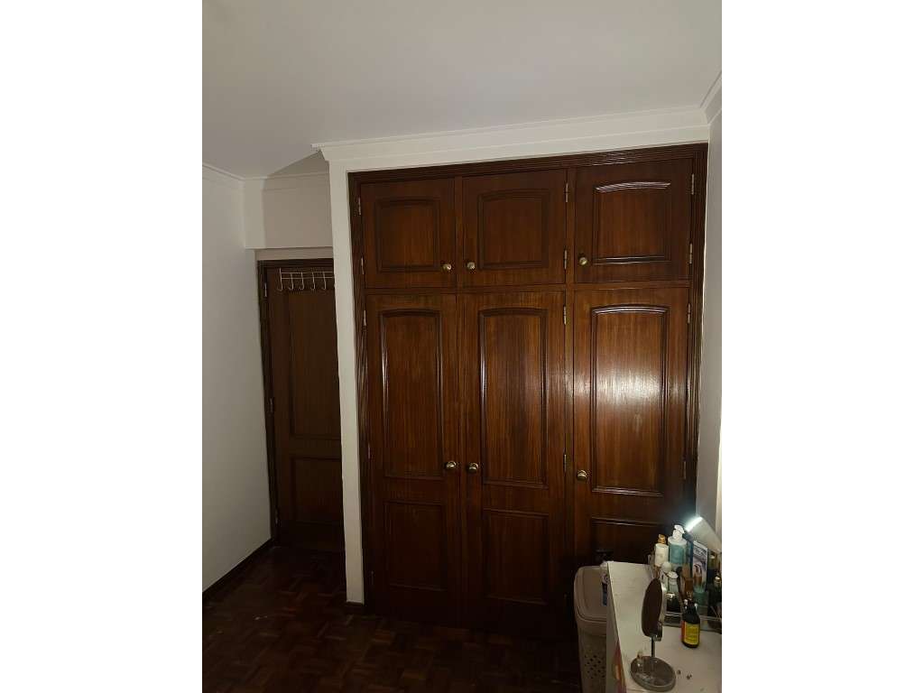 APARTAMENTO T3 - NA RUA CORREIA GARÇÃO - ODIVELAS-24