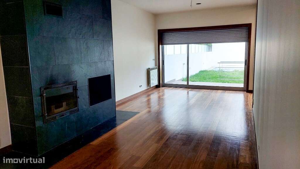 Moradia V4+1 em Banda com Piscina - Dume, Braga-5