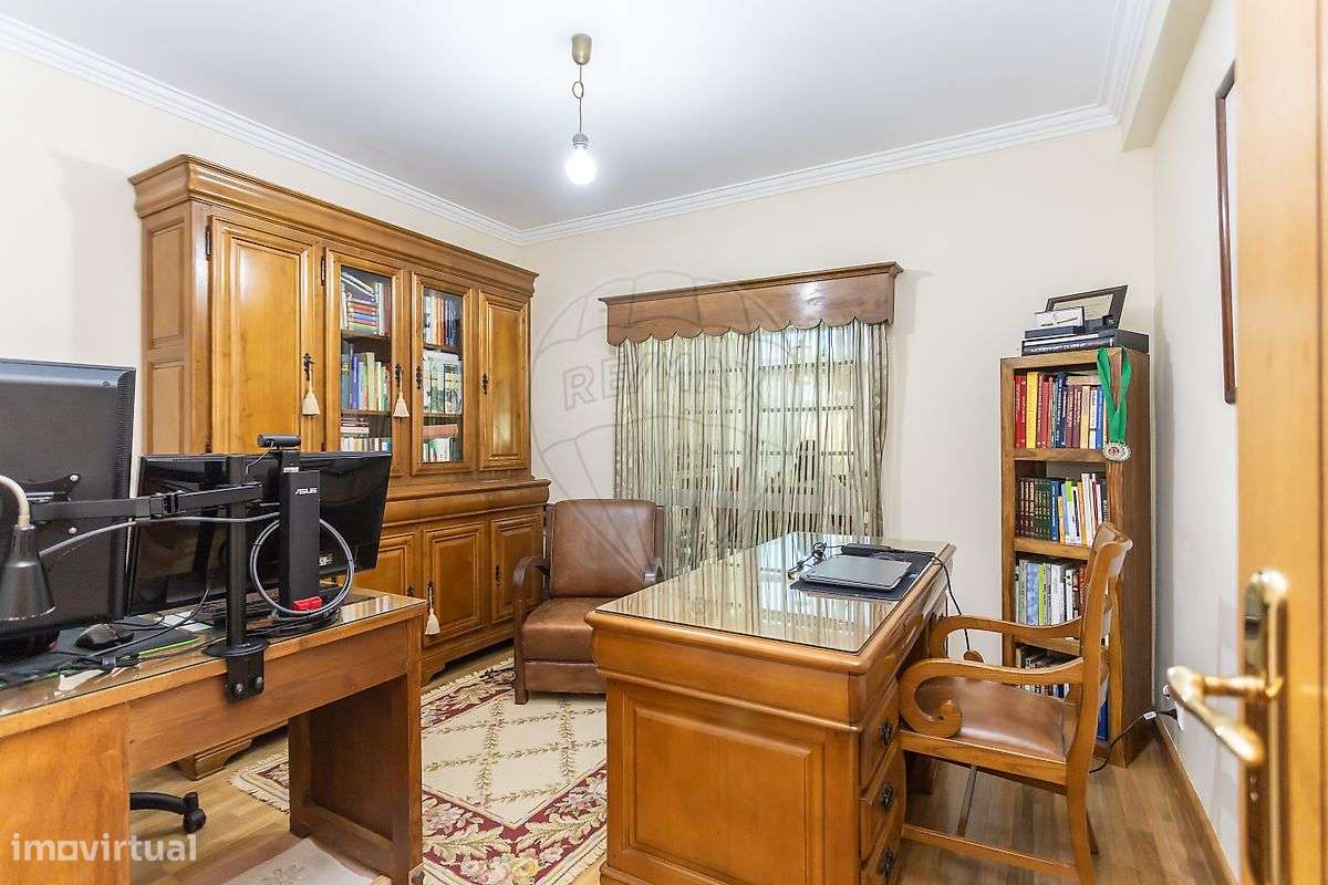 Moradia T4 para venda-8