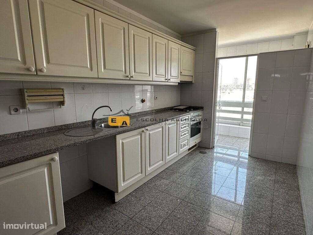 Apartamento T2 no Edifício Do Lago-5