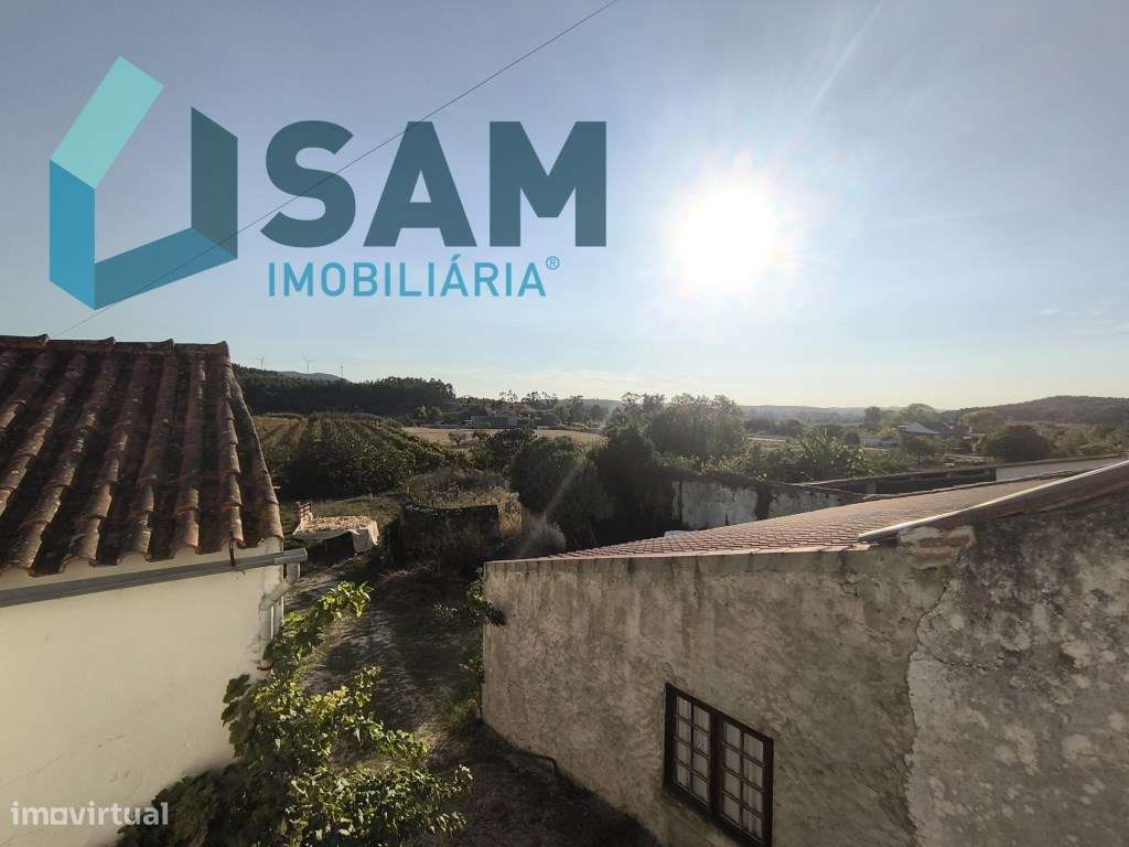 Moradia com dois pisos independentes, garagem e espaço exterior - Grande imagem: 5/33