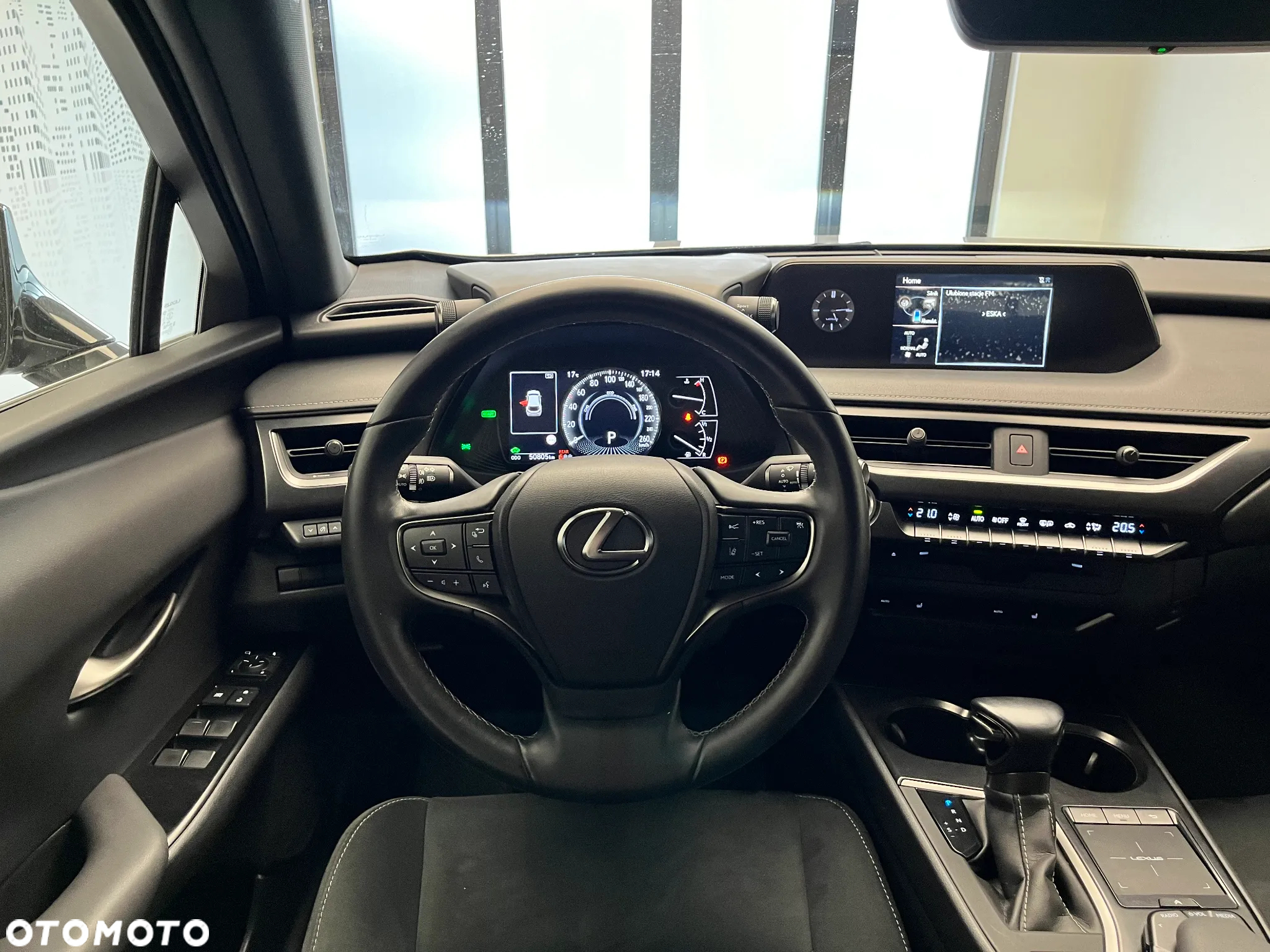 Lexus UX - 4