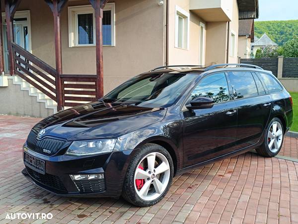 Skoda Octavia Combi 2.0 TDI DSG RS - 26