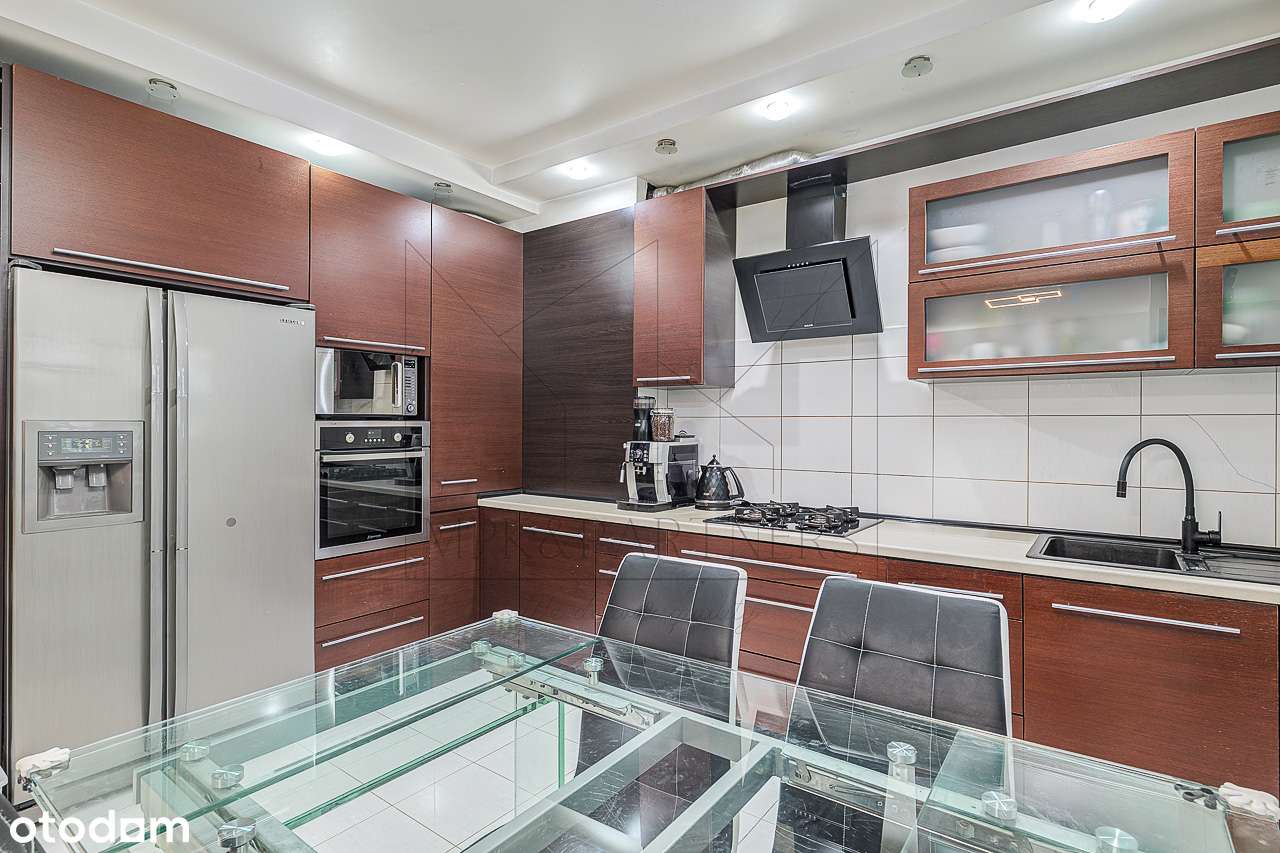 Przestronny, 3 pokojowy, dwustronny apartament na zamkniętym osiedlu!-7