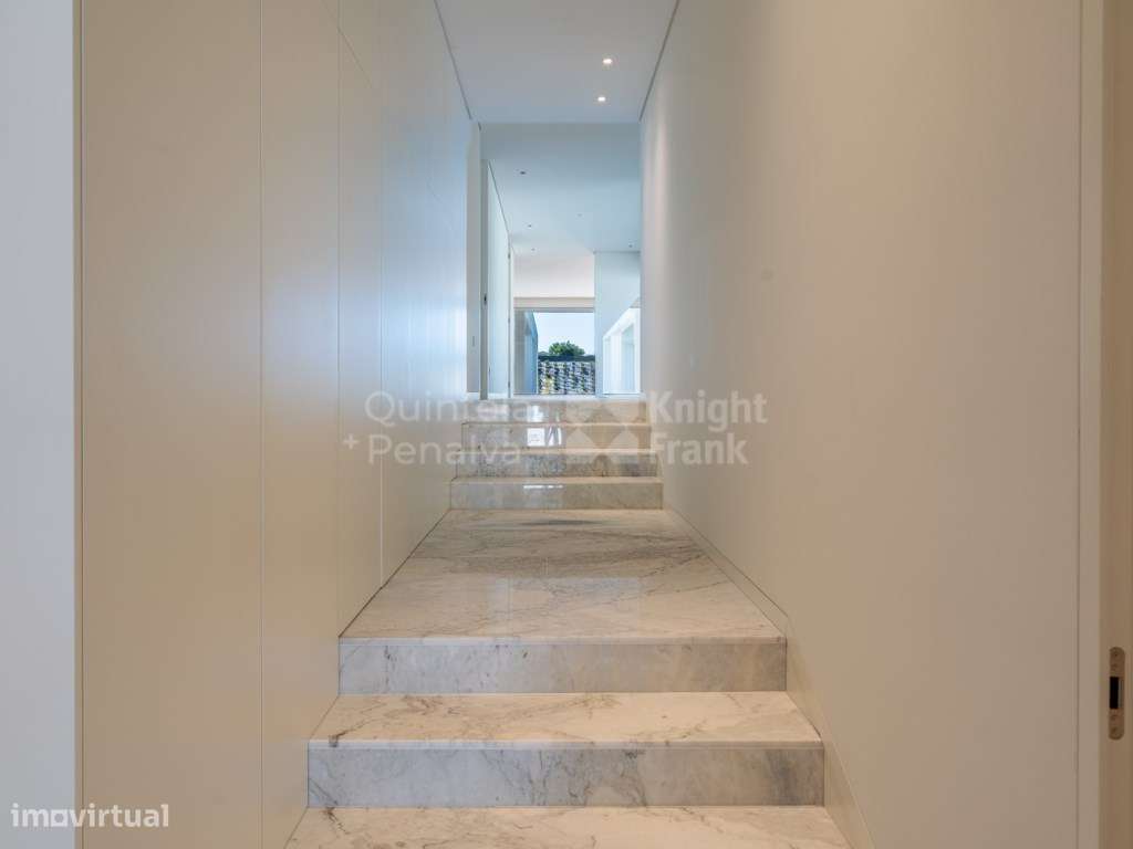 Moradia T7 com jardim e piscina na Verdizela-13