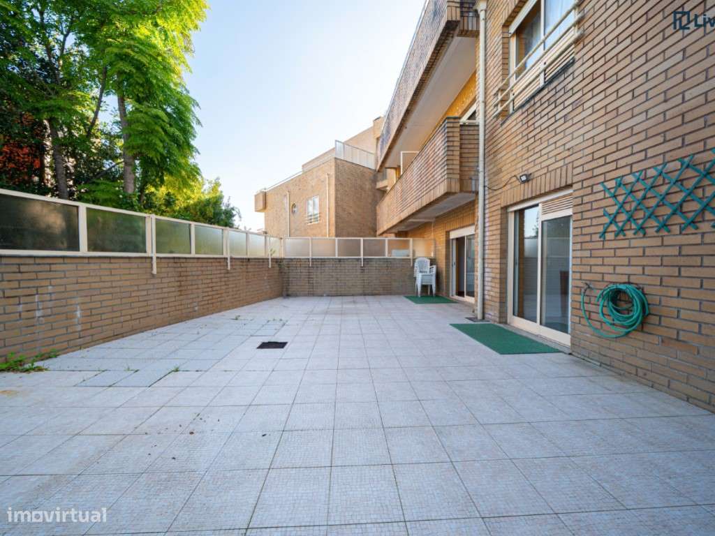 T2 com Amplo Terraço em Gulpilhares-0