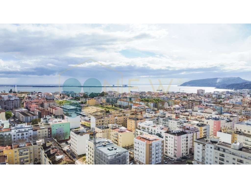 Apartamento T3 com Vista Rio - Arrecadação e Parqueamento - Espaço,...-13
