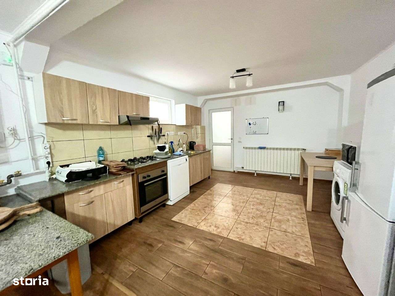 Vila Ultracentrală complet mobilată - utilată-10