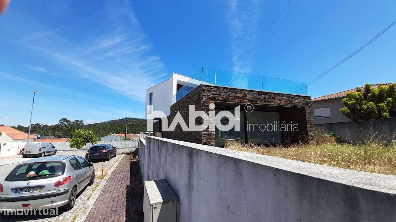 Moradia T4, Individual com piscina em Barcelos - Grande imagem: 4/39