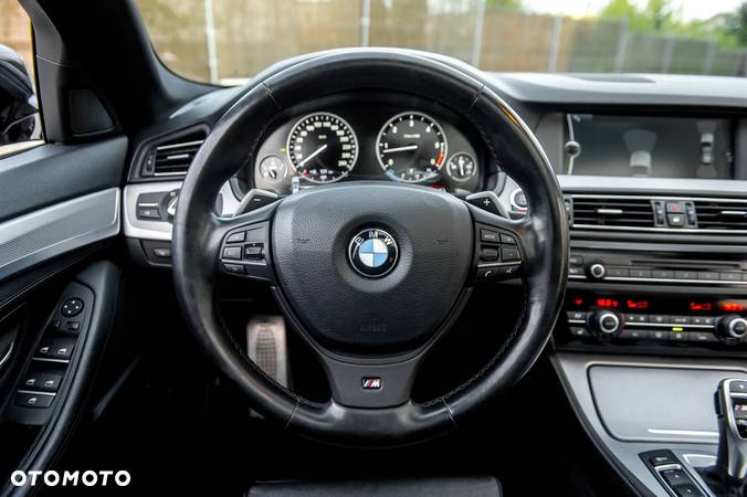 BMW Seria 5 M550d xDrive - 21
