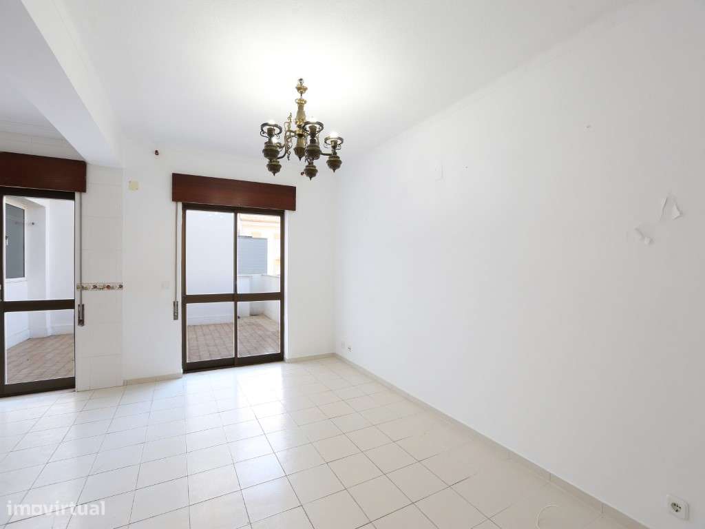 Apartamento T2 com terraço a dois passos da praia, no centro da Nazaré-7