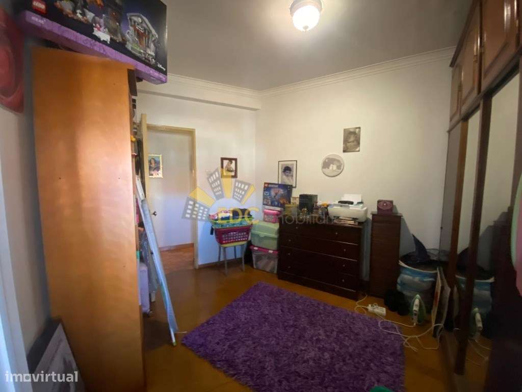 Apartamento T3 bastante soalheiro | Localizado em Camarate | Não pe...-17