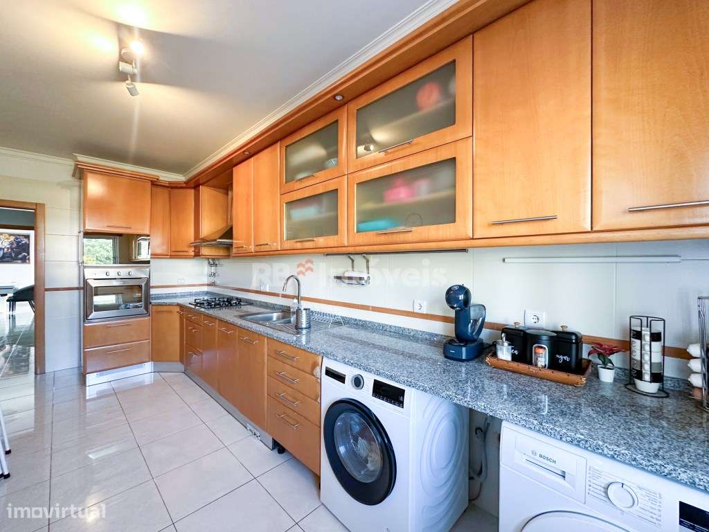 Apartamento T3 c/ Garagem, Sótão e 2 Varandas - Santarém-29