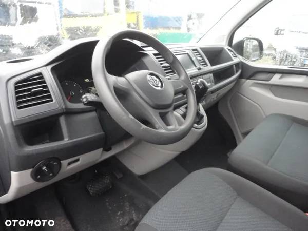 Volkswagen Transporter 2.0TDI Automat - 11