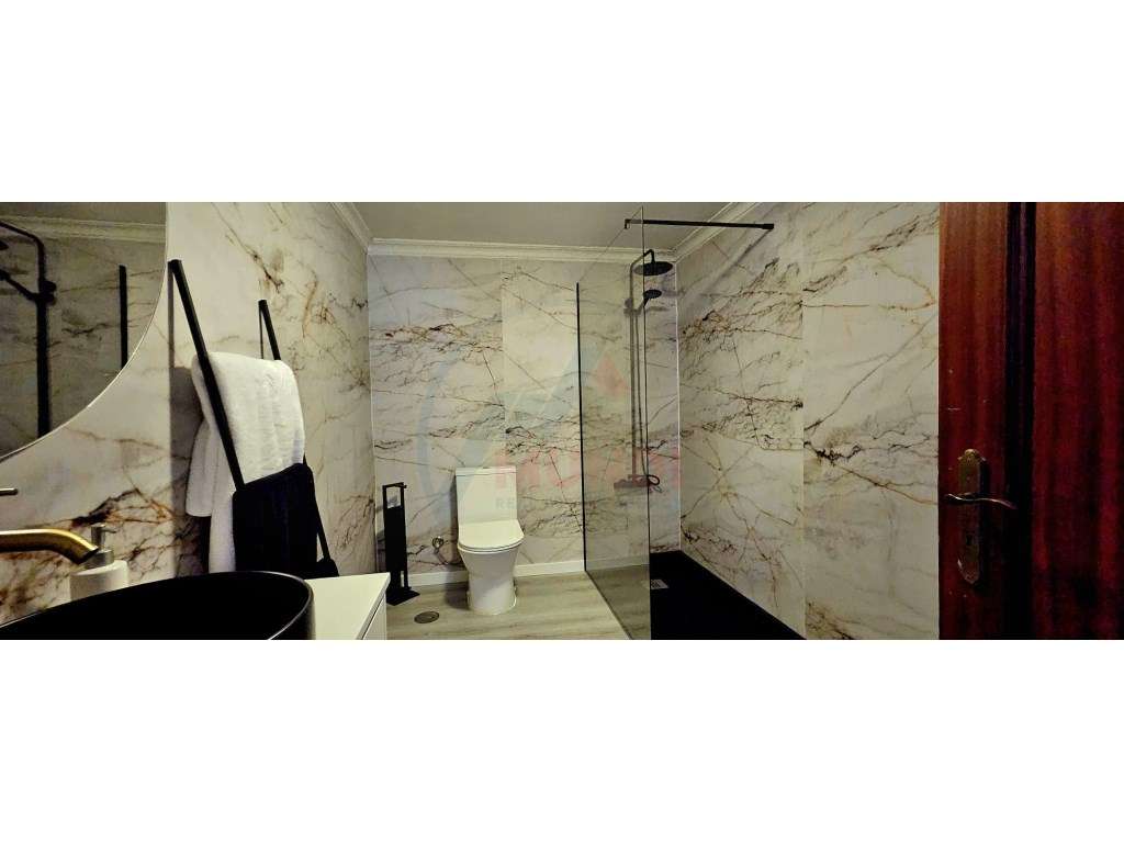 Moradia T4 térrea, com Piscina, Anexos e Garagem - Grande imagem: 5/16