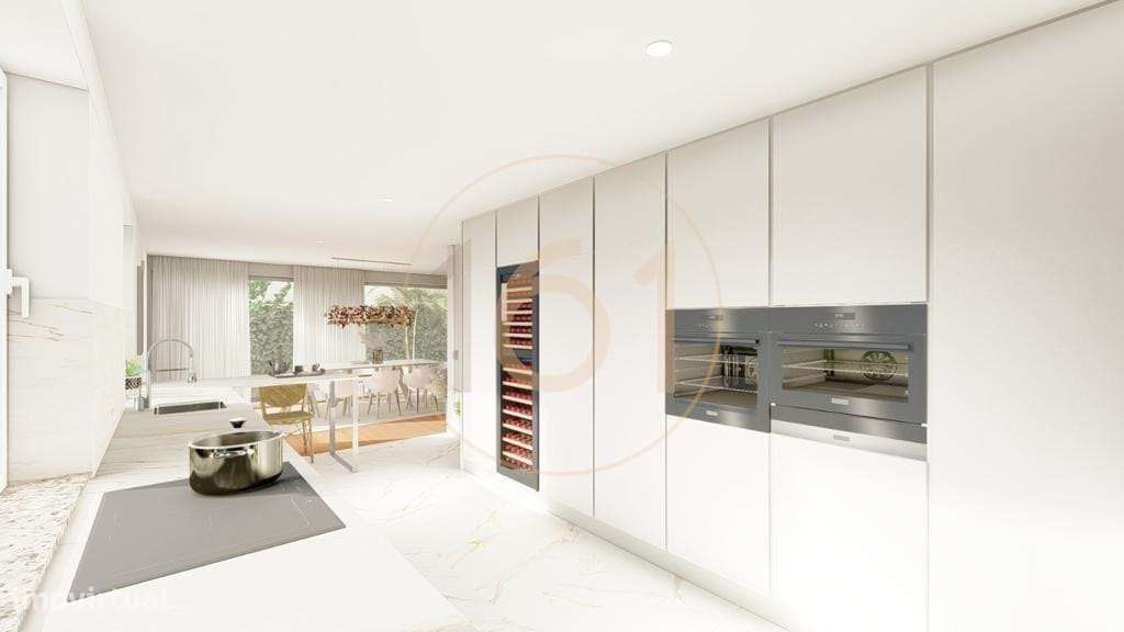 Excelente moradia T3 de 4 frentes em zona nobre de Leça da Palmeira-7