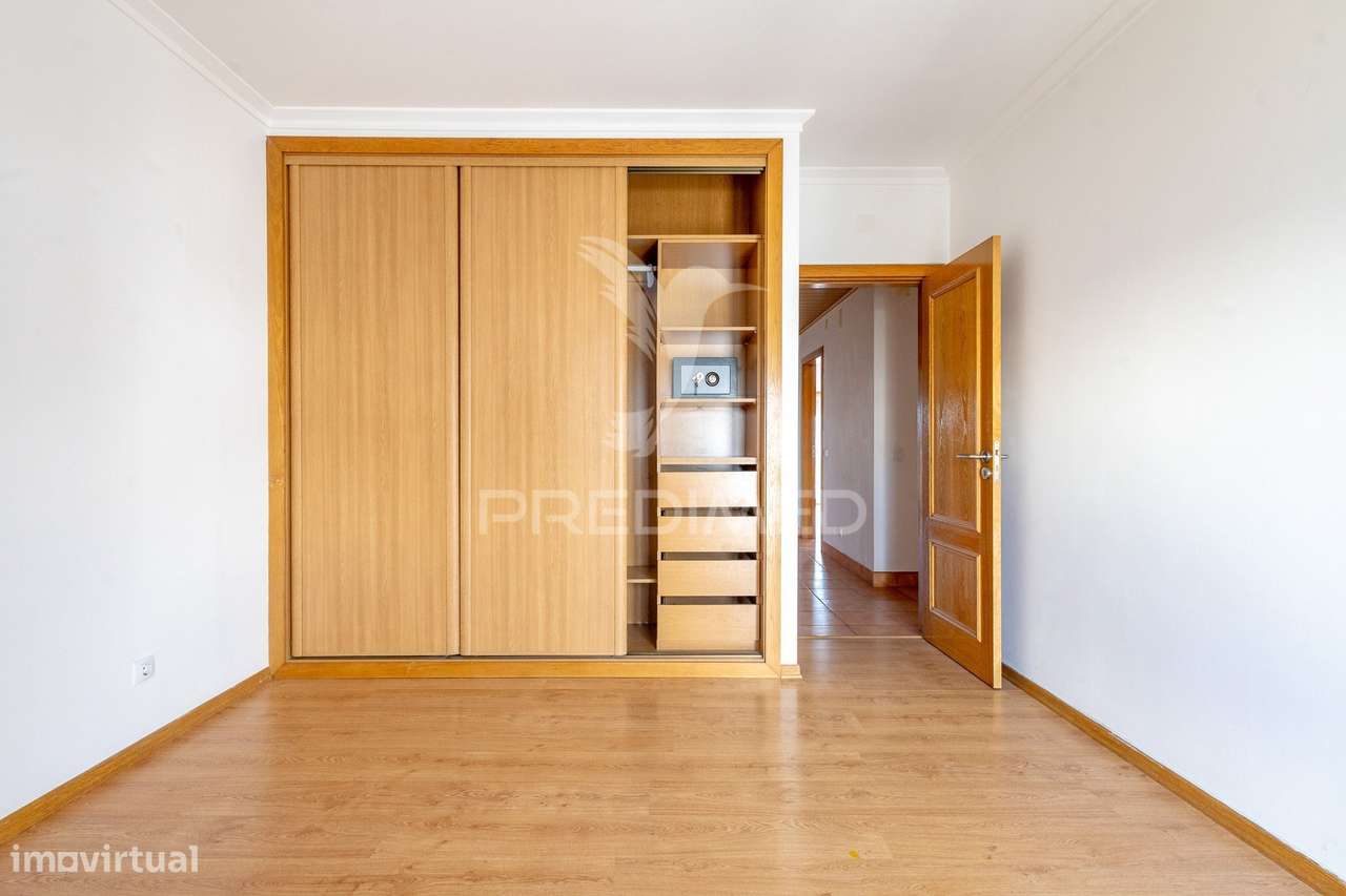 Bairro dos Álamos - Apartamento T3 com Garagem - Grande imagem: 4/31