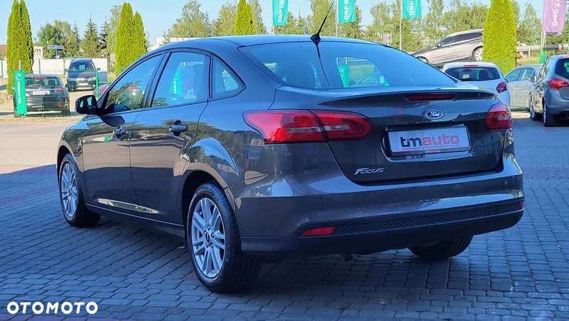 Ford Focus 1.6 Trend Sport - 29