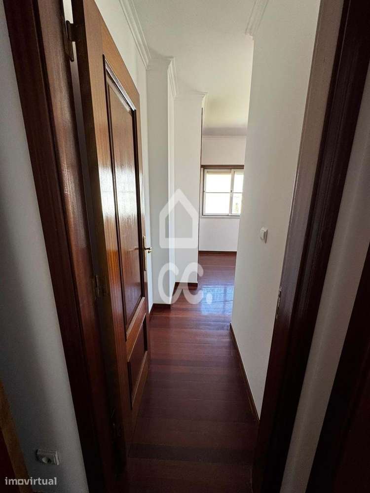 Apartamento T3 no Prior Velho com Vista Rio-13