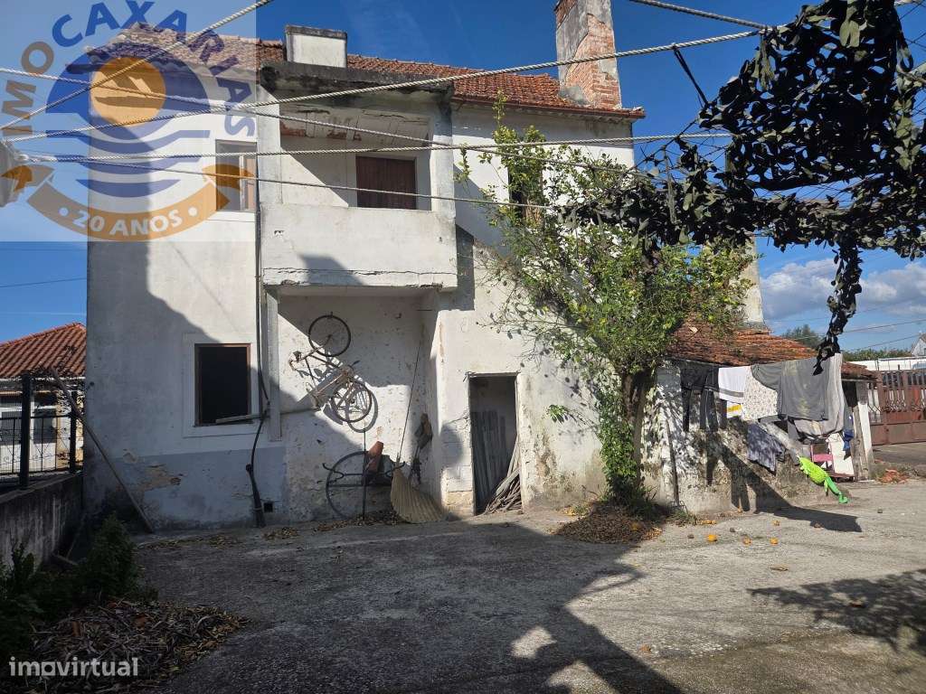 Moradia Rústica com Pátio e Anexos para Recuperar - Urqueira, Ourém-39
