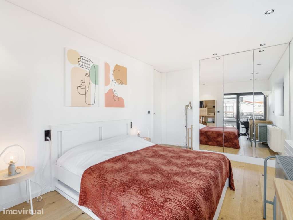 Moradia V3+1 totalmente renovada com vista mar-35